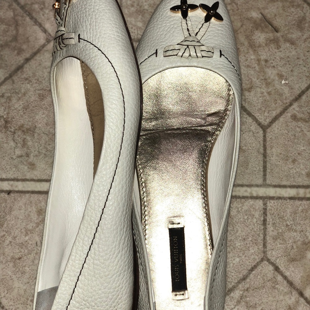 Louis Vuitton flats